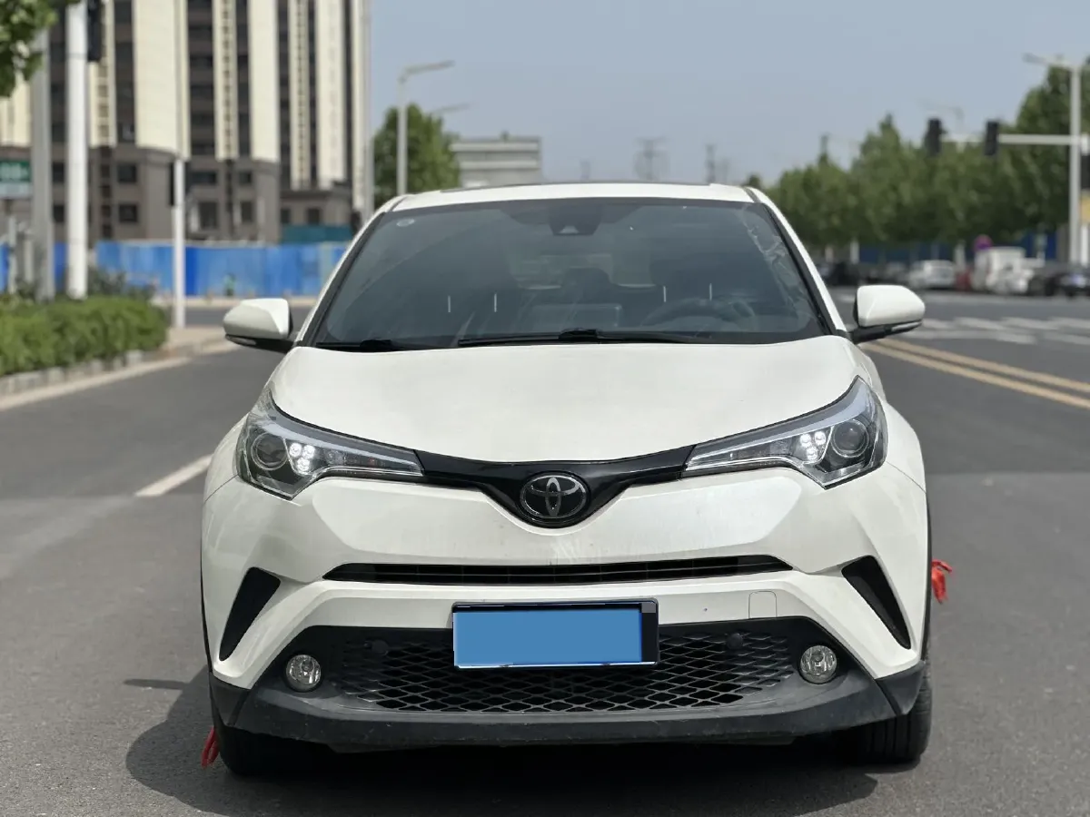 2018 Toyota C-HR 2.0L 171HP L4 CVT,autocango,china used car exporter,china ev exporter,chinese used car exporter,chinese used ev exporter