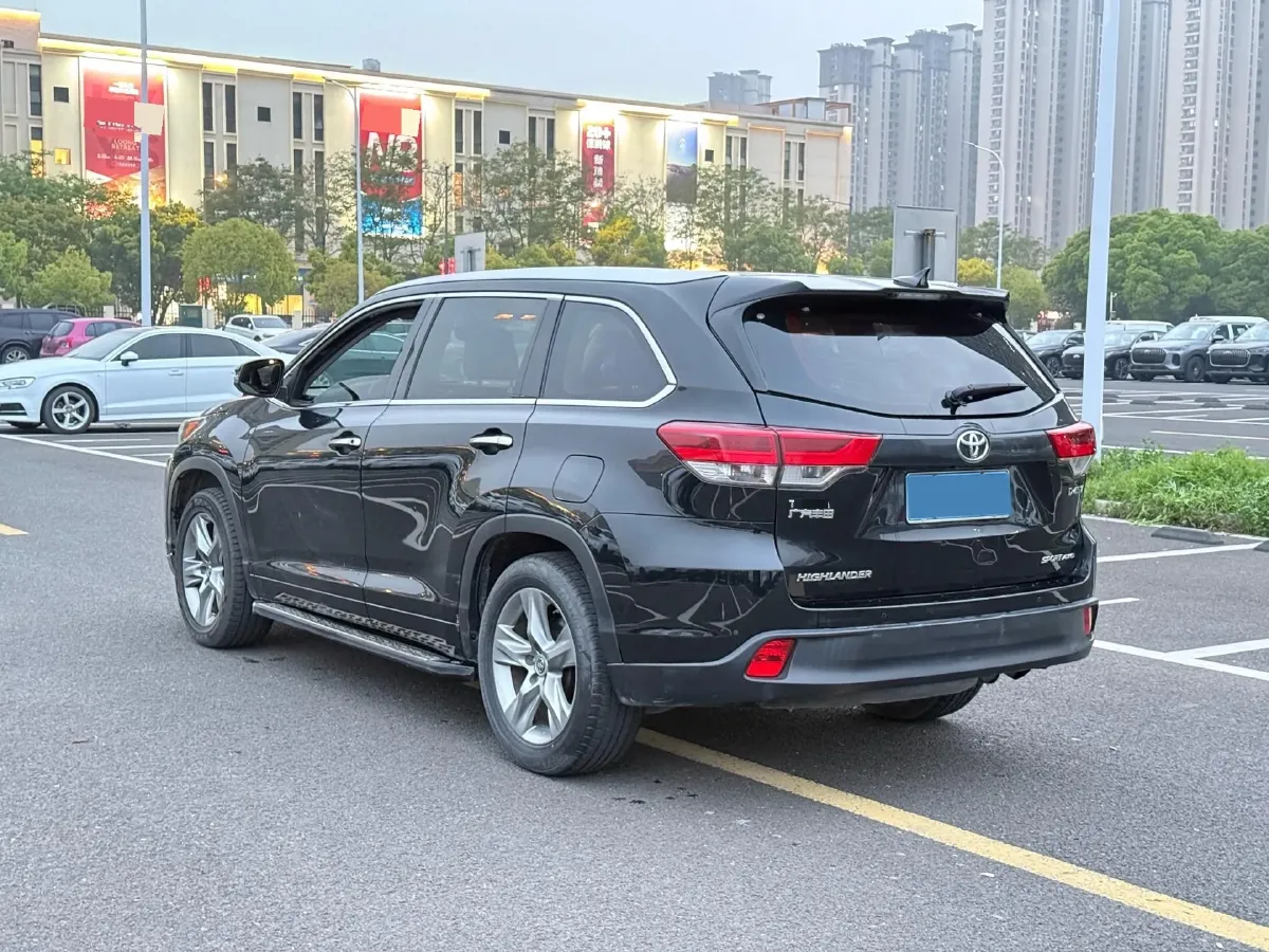 2018 Jeep Grand Commander 2.0T 265HP L4 9AT,autocango,china used car exporter,china ev exporter,chinese used car exporter,chinese used ev exporter