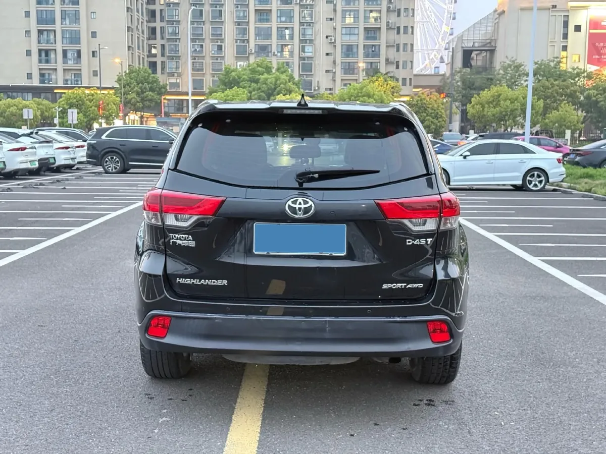 2018 Jeep Grand Commander 2.0T 265HP L4 9AT,autocango,china used car exporter,china ev exporter,chinese used car exporter,chinese used ev exporter