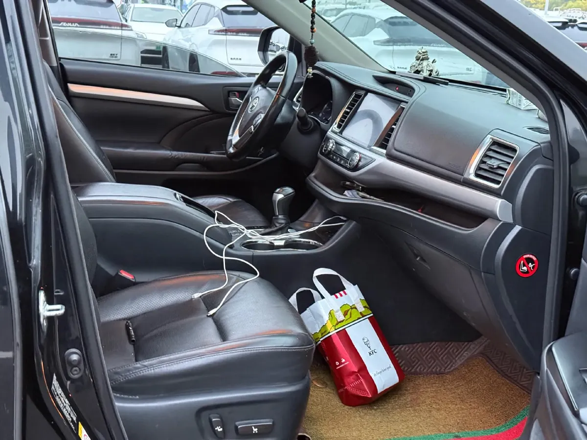 2018 Jeep Grand Commander 2.0T 265HP L4 9AT,autocango,china used car exporter,china ev exporter,chinese used car exporter,chinese used ev exporter