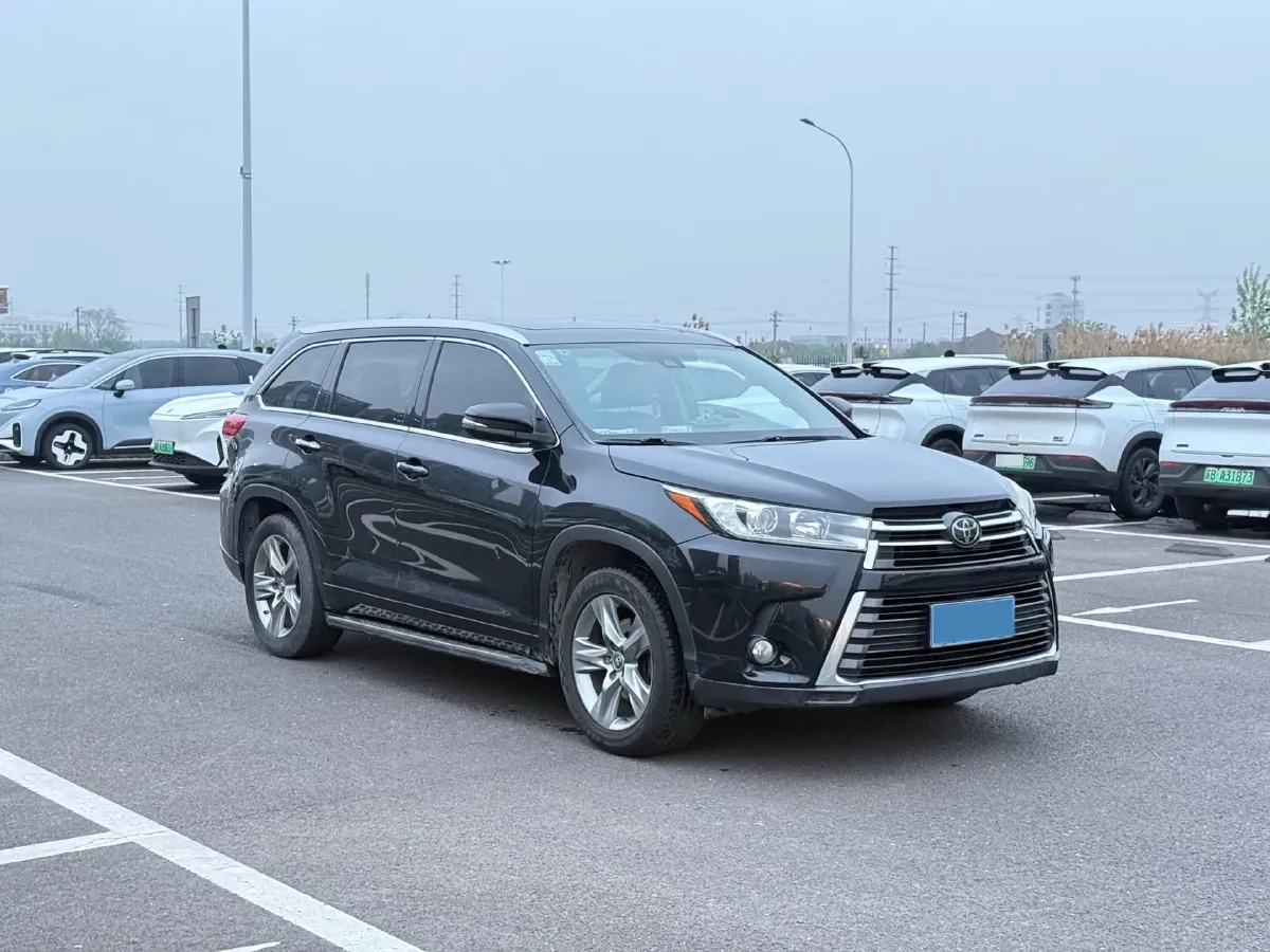 2018 Jeep Grand Commander 2.0T 265HP L4 9AT,autocango,china used car exporter,china ev exporter,chinese used car exporter,chinese used ev exporter