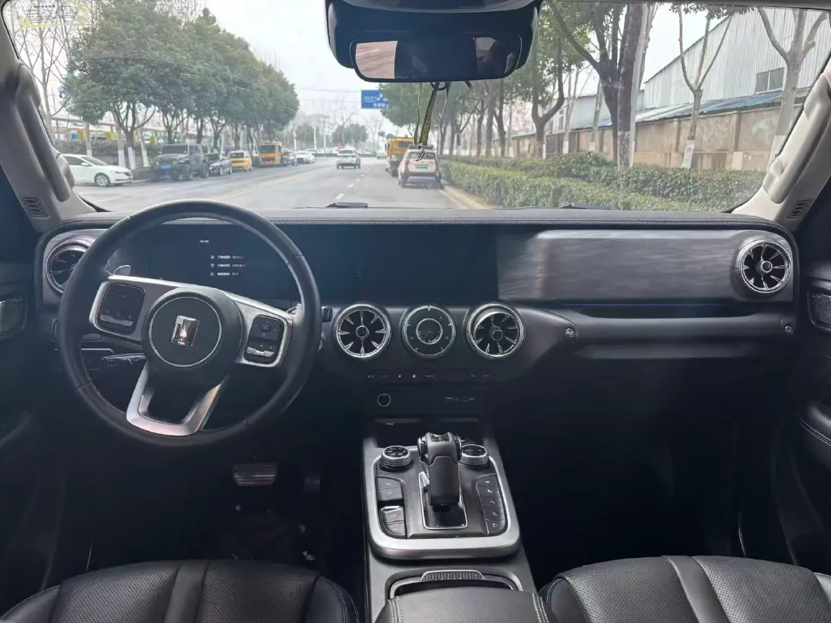 2023 Tank 300 2.0T 227HP L4 8AT,autocango,china used car exporter,china ev exporter,chinese used car exporter,chinese used ev exporter