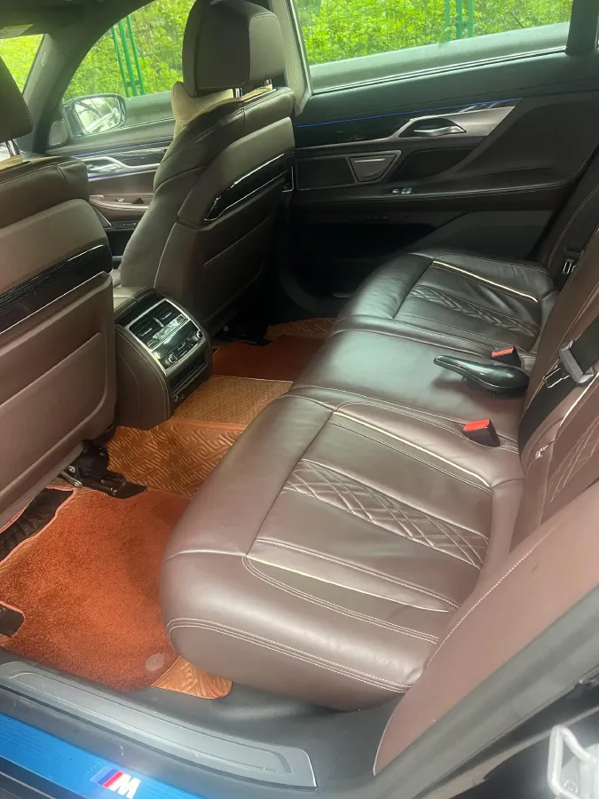 2021 BMW 7 Series 2.0T 265HP L4 8AT,autocango,china used car exporter,china ev exporter,chinese used car exporter,chinese used ev exporter