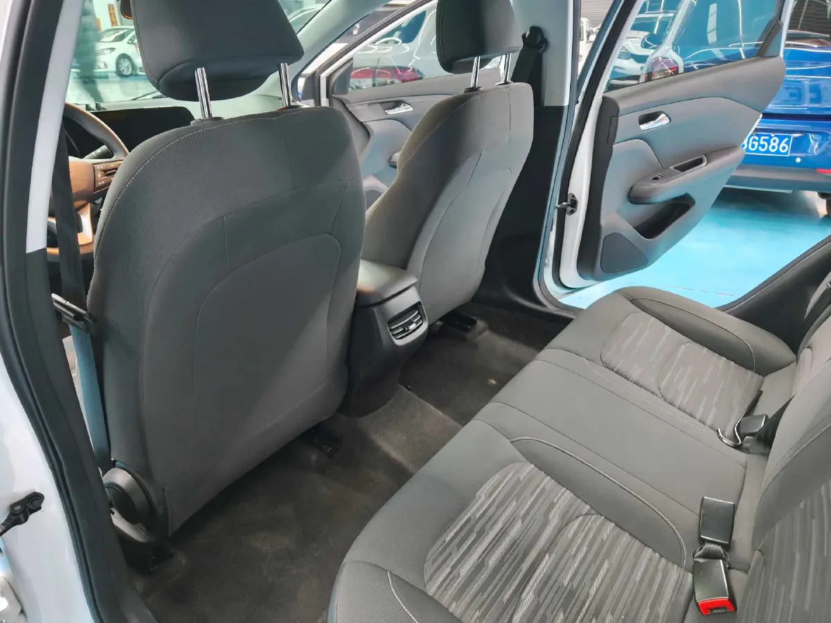 2023 Chevrolet Monza 1.5L 113HP L4 6DCT,autocango,china used car exporter,china ev exporter,chinese used car exporter,chinese used ev exporter