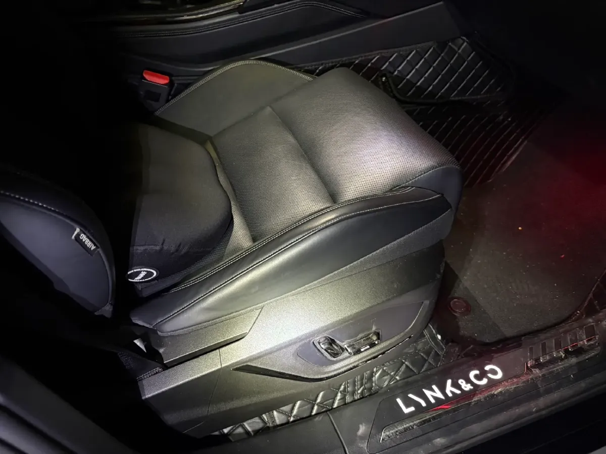 2021 LYNK&CO 01 2.0T 254HP L4 8AT,autocango,china used car exporter,china ev exporter,chinese used car exporter,chinese used ev exporter