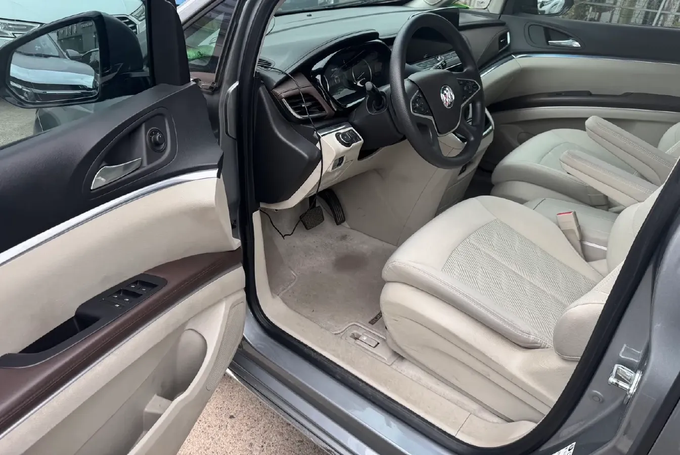 2023 Buick GL8 2.0T 237HP L4 9AT,autocango,china used car exporter,china ev exporter,chinese used car exporter,chinese used ev exporter