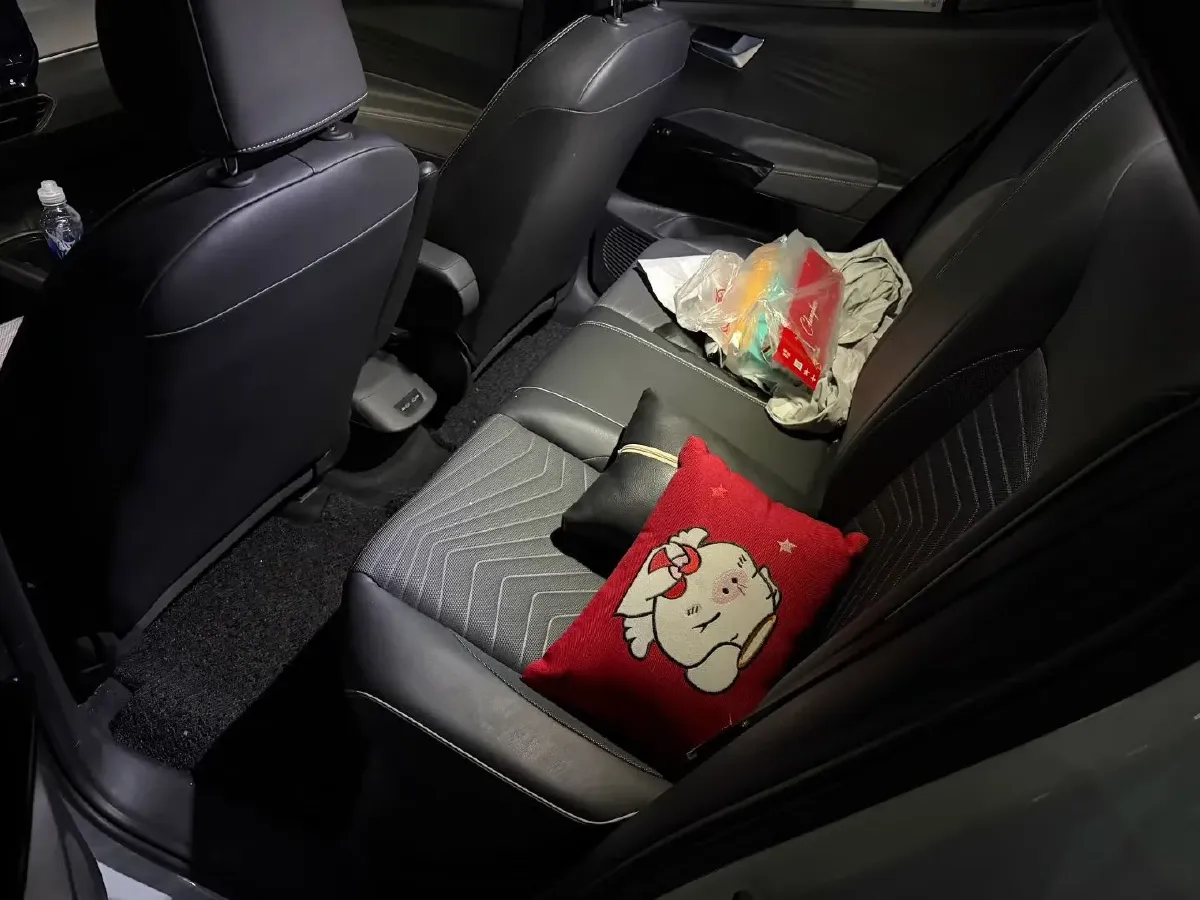 2022 Volkswagen ID.3 BEV 57.3KWH,autocango,china used car exporter,china ev exporter,chinese used car exporter,chinese used ev exporter