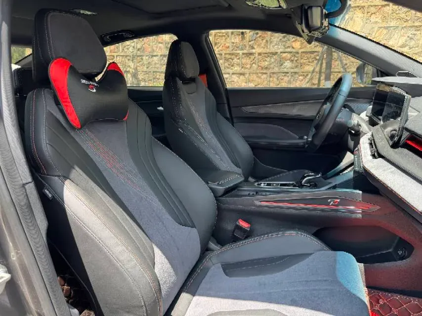 2022 Geely Binray 1.5T 181HP L4 7DCT,autocango,china used car exporter,china ev exporter,chinese used car exporter,chinese used ev exporter