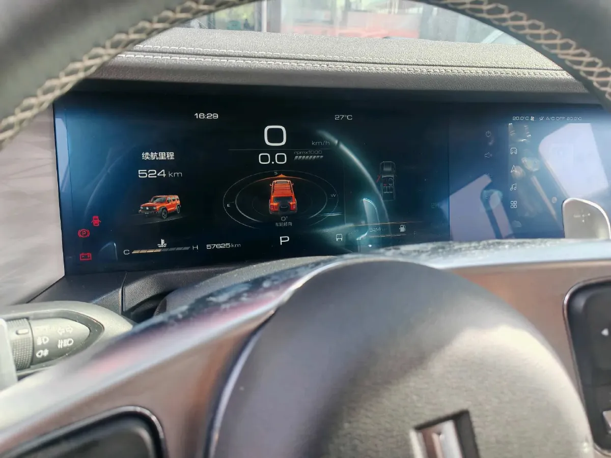 2021 Tank 300 2.0T 227HP L4 8AT,autocango,china used car exporter,china ev exporter,chinese used car exporter,chinese used ev exporter