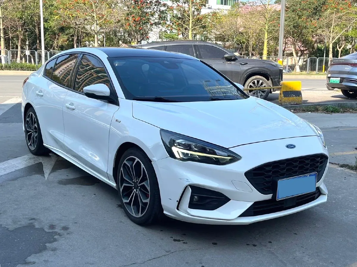 2021 Ford Focus 1.5T 174HP L3 8AT,autocango,china used car exporter,china ev exporter,chinese used car exporter,chinese used ev exporter