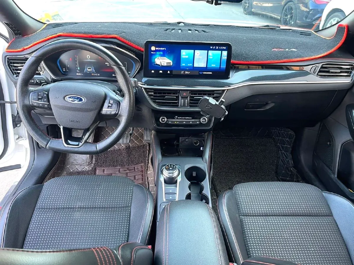 2021 Ford Focus 1.5T 174HP L3 8AT,autocango,china used car exporter,china ev exporter,chinese used car exporter,chinese used ev exporter