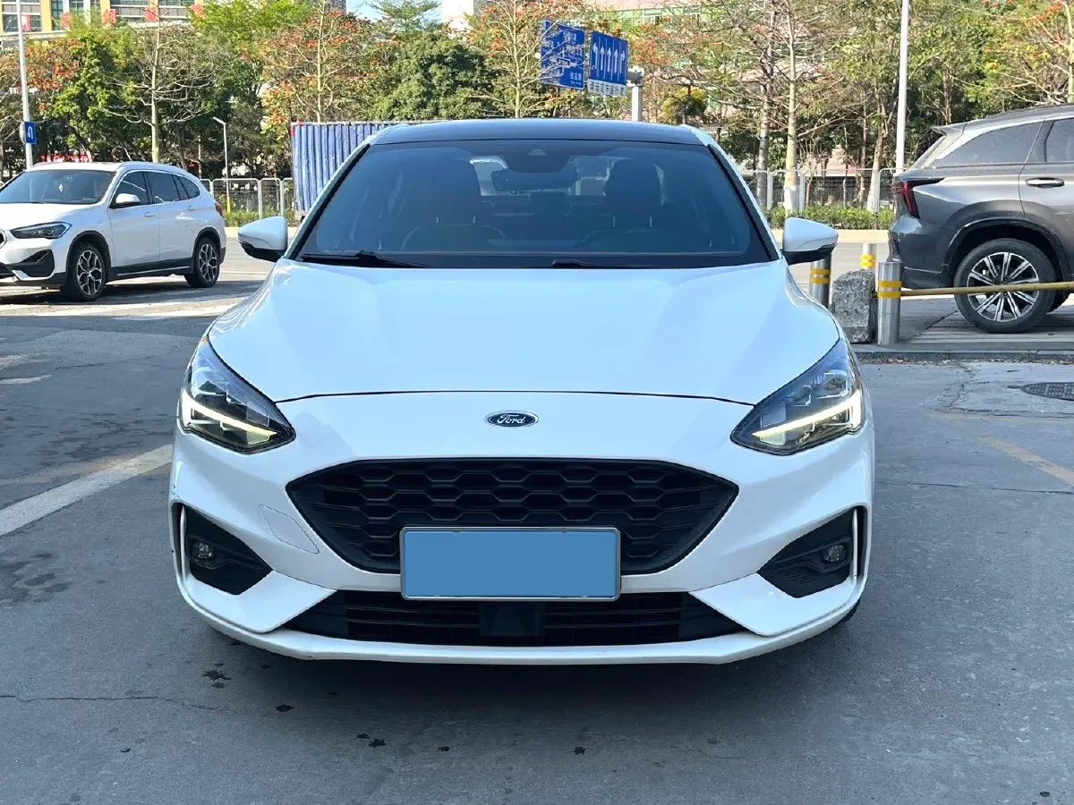 2021 Ford Focus 1.5T 174HP L3 8AT,autocango,china used car exporter,china ev exporter,chinese used car exporter,chinese used ev exporter