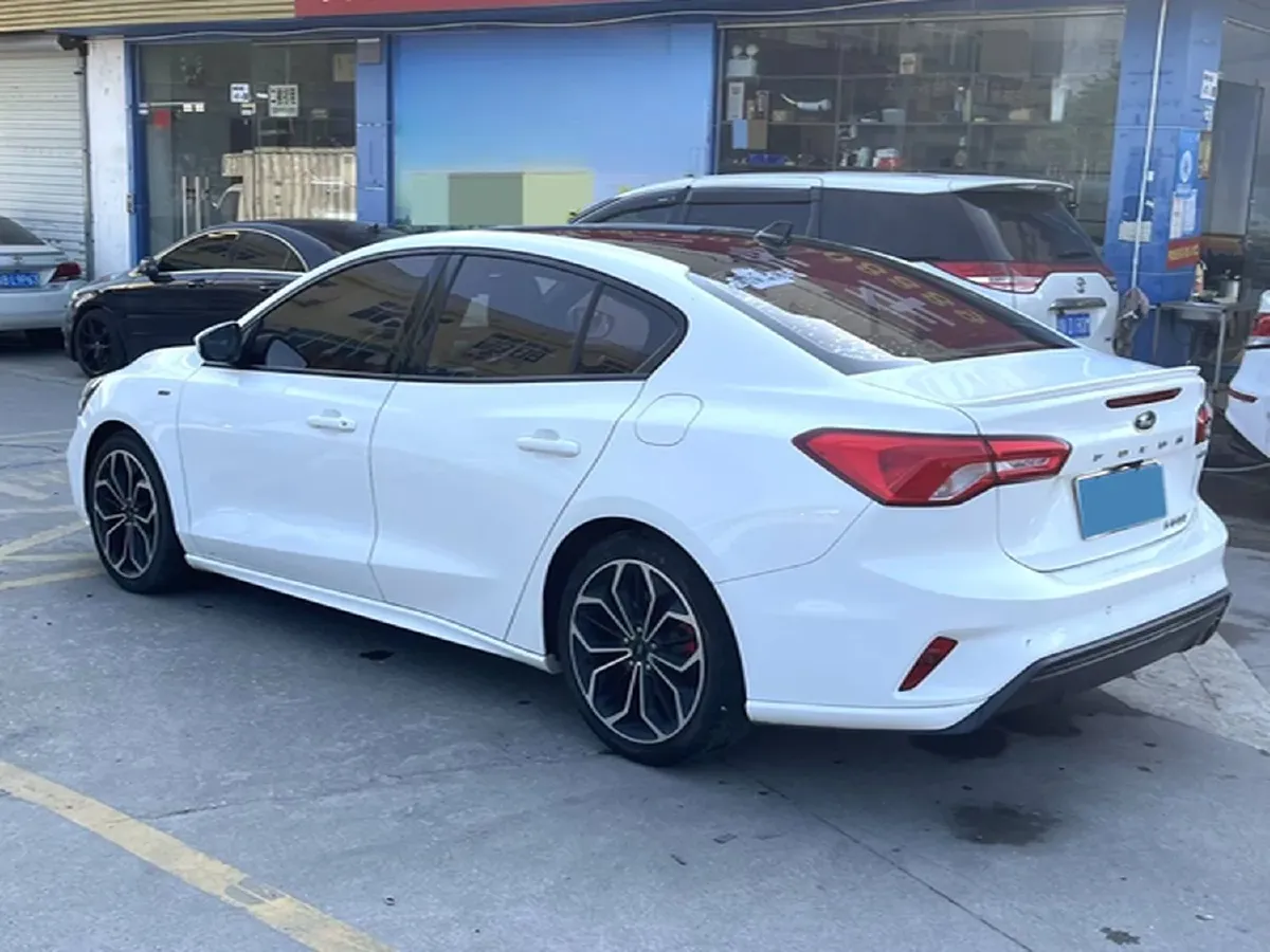 2021 Ford Focus 1.5T 174HP L3 8AT,autocango,china used car exporter,china ev exporter,chinese used car exporter,chinese used ev exporter