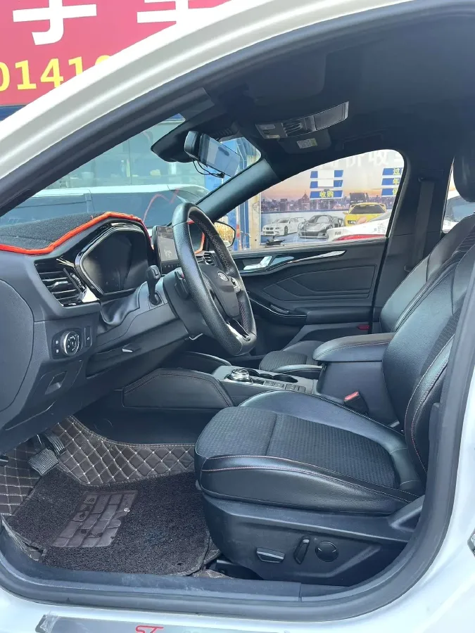 2021 Ford Focus 1.5T 174HP L3 8AT,autocango,china used car exporter,china ev exporter,chinese used car exporter,chinese used ev exporter
