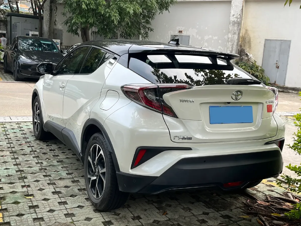 2020 Toyota C-HR 2.0L 171HP L4 CVT,autocango,china used car exporter,china ev exporter,chinese used car exporter,chinese used ev exporter