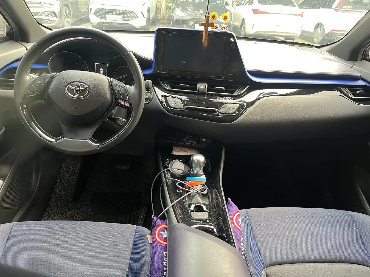 2020 Toyota C-HR 2.0L 171HP L4 CVT,autocango,china used car exporter,china ev exporter,chinese used car exporter,chinese used ev exporter