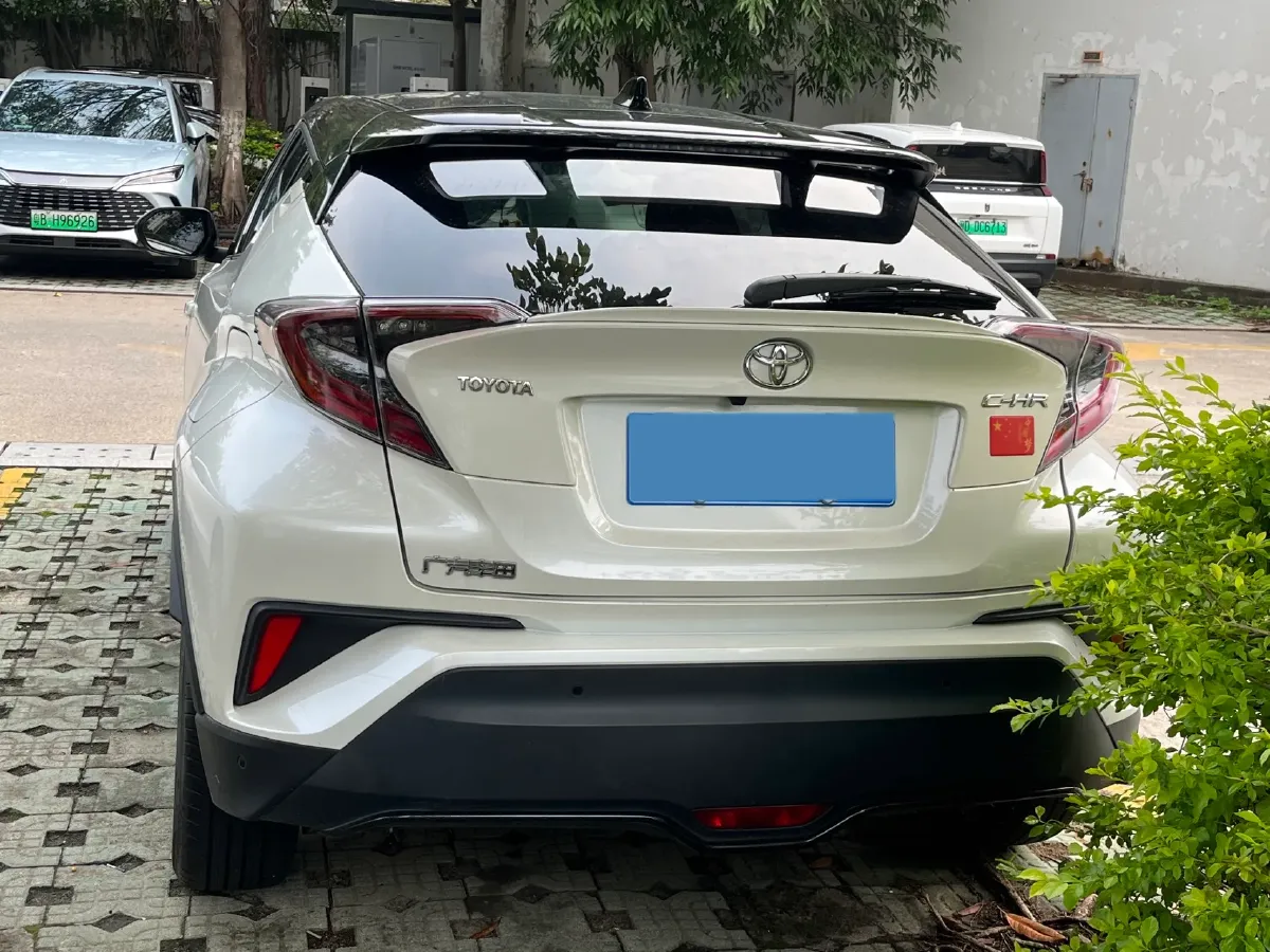 2020 Toyota C-HR 2.0L 171HP L4 CVT,autocango,china used car exporter,china ev exporter,chinese used car exporter,chinese used ev exporter