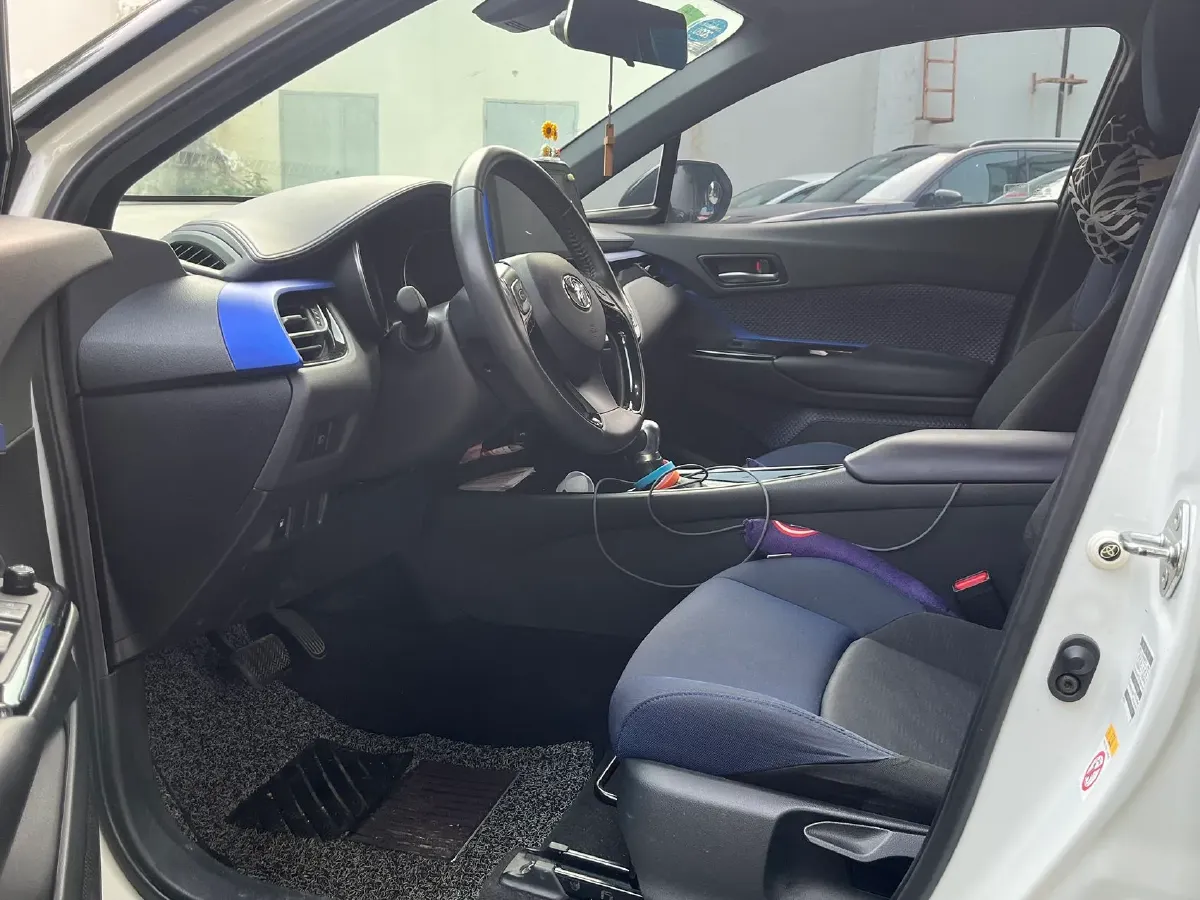 2020 Toyota C-HR 2.0L 171HP L4 CVT,autocango,china used car exporter,china ev exporter,chinese used car exporter,chinese used ev exporter