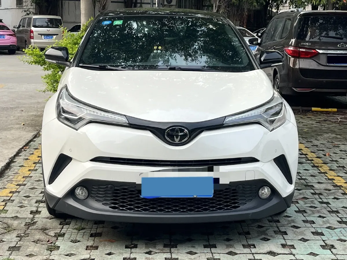 2020 Toyota C-HR 2.0L 171HP L4 CVT,autocango,china used car exporter,china ev exporter,chinese used car exporter,chinese used ev exporter