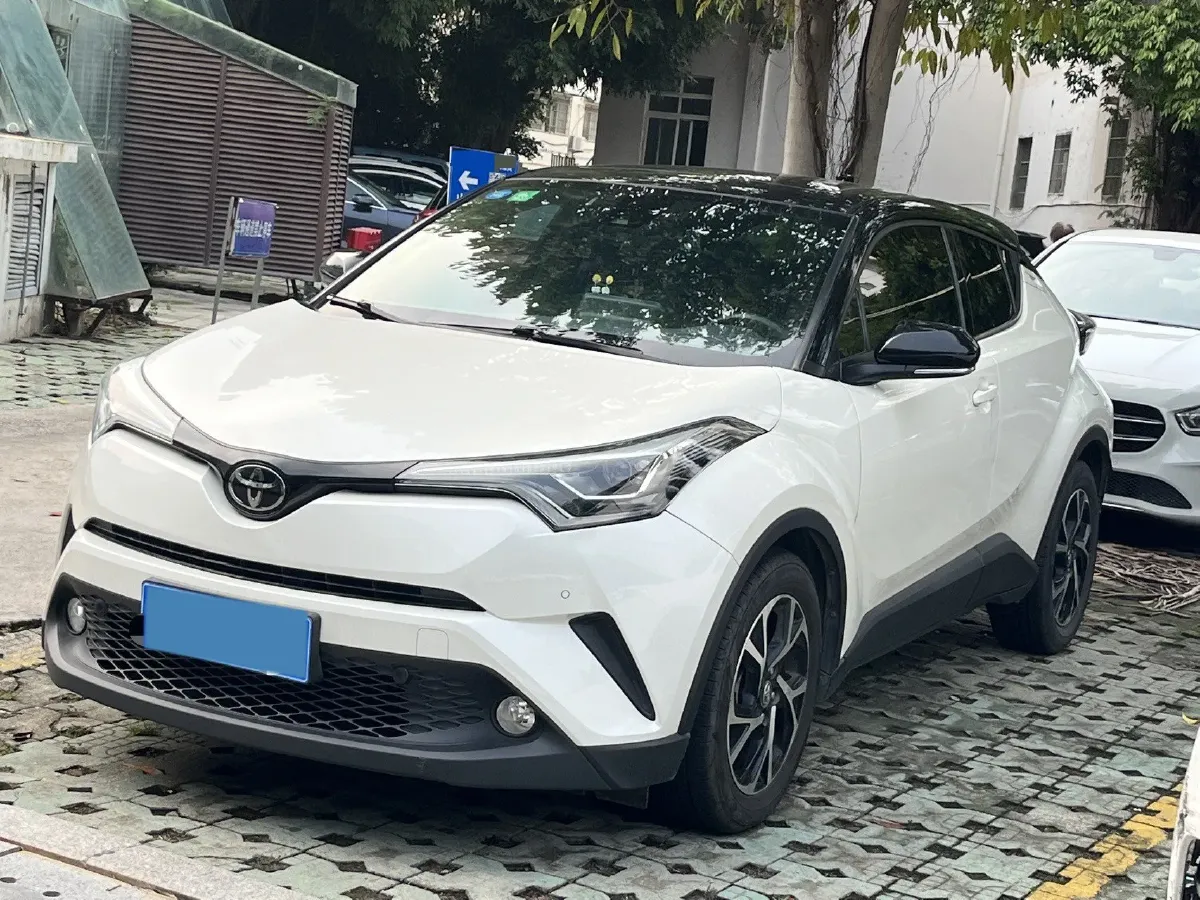 2020 Toyota C-HR 2.0L 171HP L4 CVT,autocango,china used car exporter,china ev exporter,chinese used car exporter,chinese used ev exporter