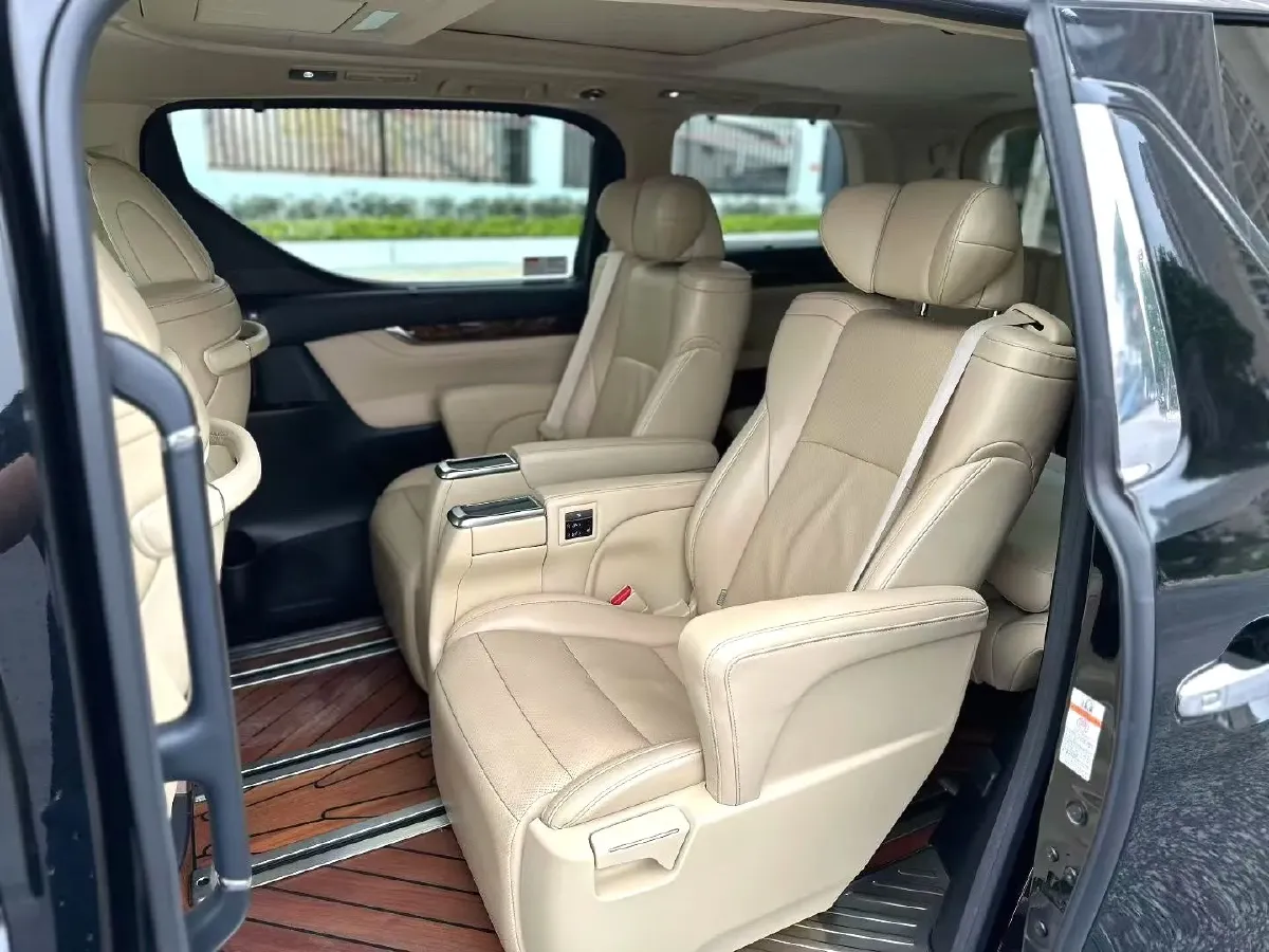 2018 Toyota Alphard 3.5L 301HP V6 8AT,autocango,china used car exporter,china ev exporter,chinese used car exporter,chinese used ev exporter
