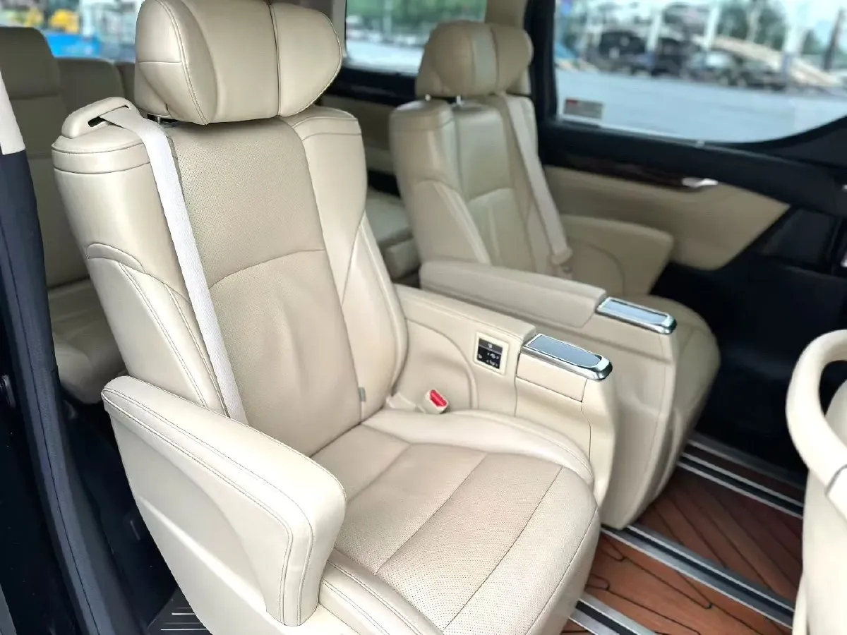 2018 Toyota Alphard 3.5L 301HP V6 8AT,autocango,china used car exporter,china ev exporter,chinese used car exporter,chinese used ev exporter