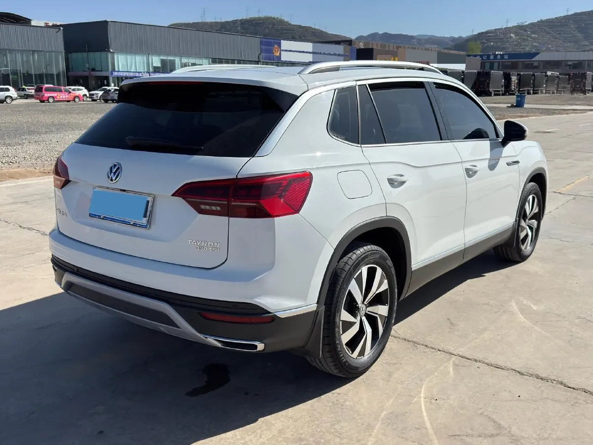 2019 MINI CLUBMAN 1.5T 102HP L3 6AT,autocango,china used car exporter,china ev exporter,chinese used car exporter,chinese used ev exporter