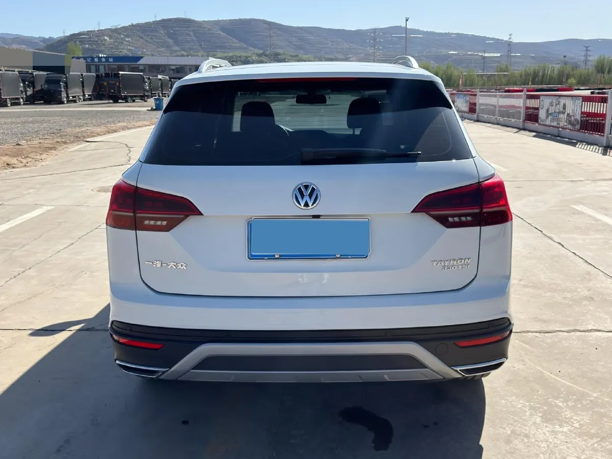 2019 MINI CLUBMAN 1.5T 102HP L3 6AT,autocango,china used car exporter,china ev exporter,chinese used car exporter,chinese used ev exporter