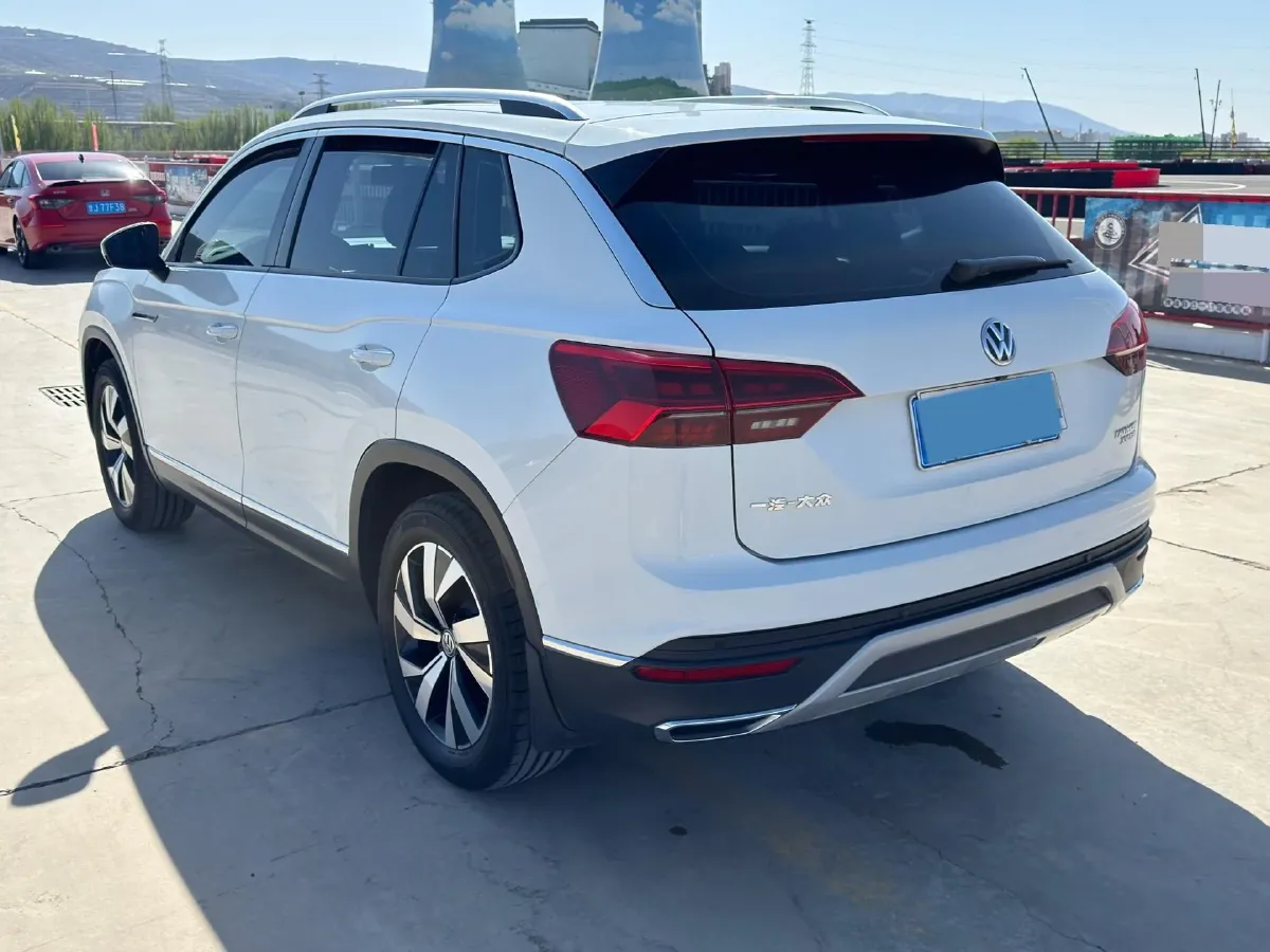 2019 MINI CLUBMAN 1.5T 102HP L3 6AT,autocango,china used car exporter,china ev exporter,chinese used car exporter,chinese used ev exporter