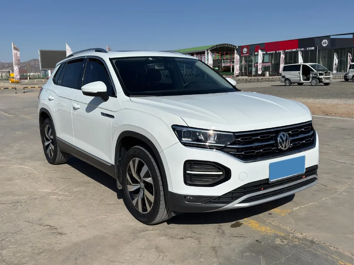 2019 MINI CLUBMAN 1.5T 102HP L3 6AT,autocango,china used car exporter,china ev exporter,chinese used car exporter,chinese used ev exporter