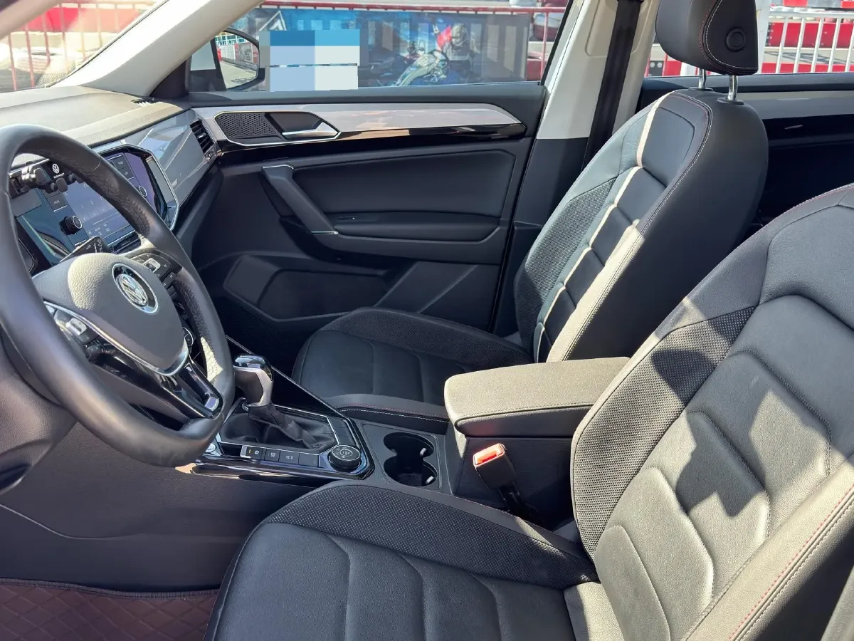 2019 MINI CLUBMAN 1.5T 102HP L3 6AT,autocango,china used car exporter,china ev exporter,chinese used car exporter,chinese used ev exporter