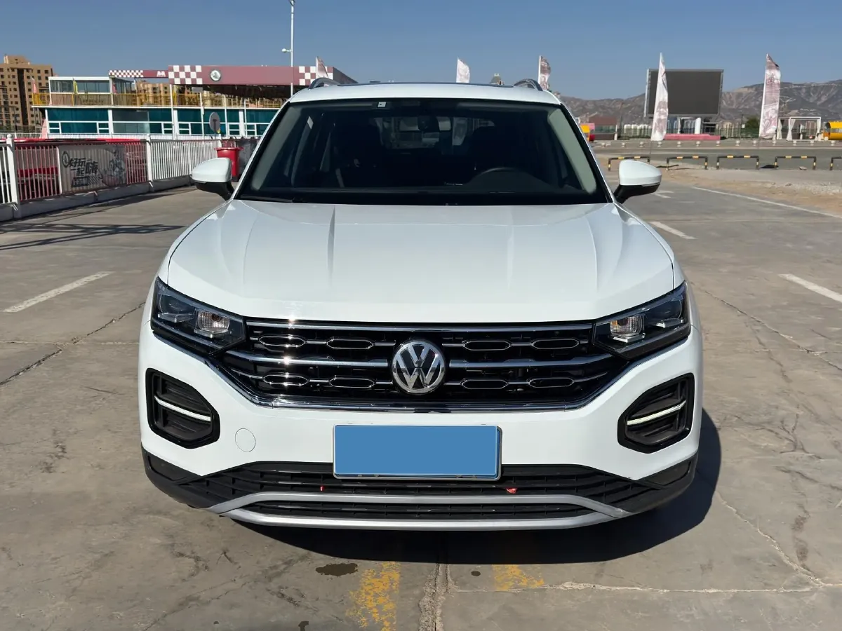 2019 MINI CLUBMAN 1.5T 102HP L3 6AT,autocango,china used car exporter,china ev exporter,chinese used car exporter,chinese used ev exporter