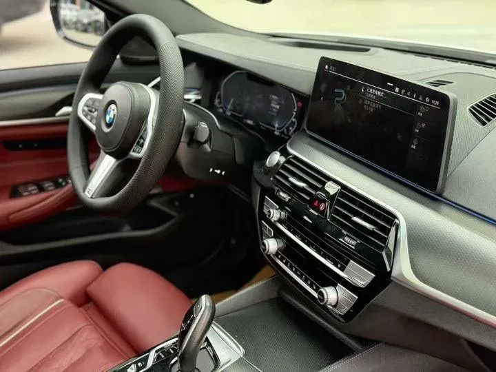 2021 BMW 5 Series 2.0T 184HP L4 8AT PHEV 17.7KWH,autocango,china used car exporter,china ev exporter,chinese used car exporter,chinese used ev exporter