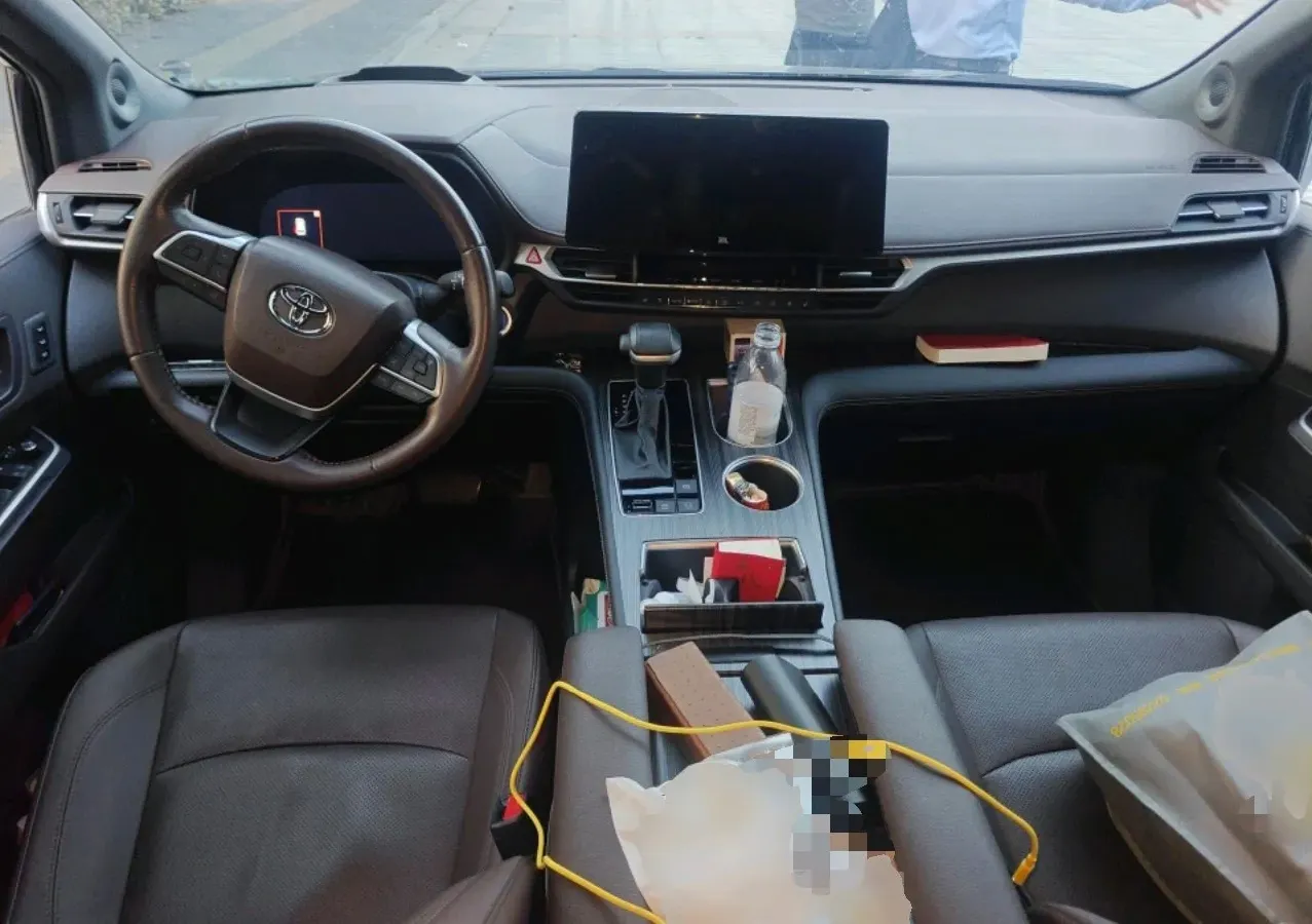 2023 Toyota Sienna 2.5L 189HP L4 E-CVT Hybrid,autocango,china used car exporter,china ev exporter,chinese used car exporter,chinese used ev exporter