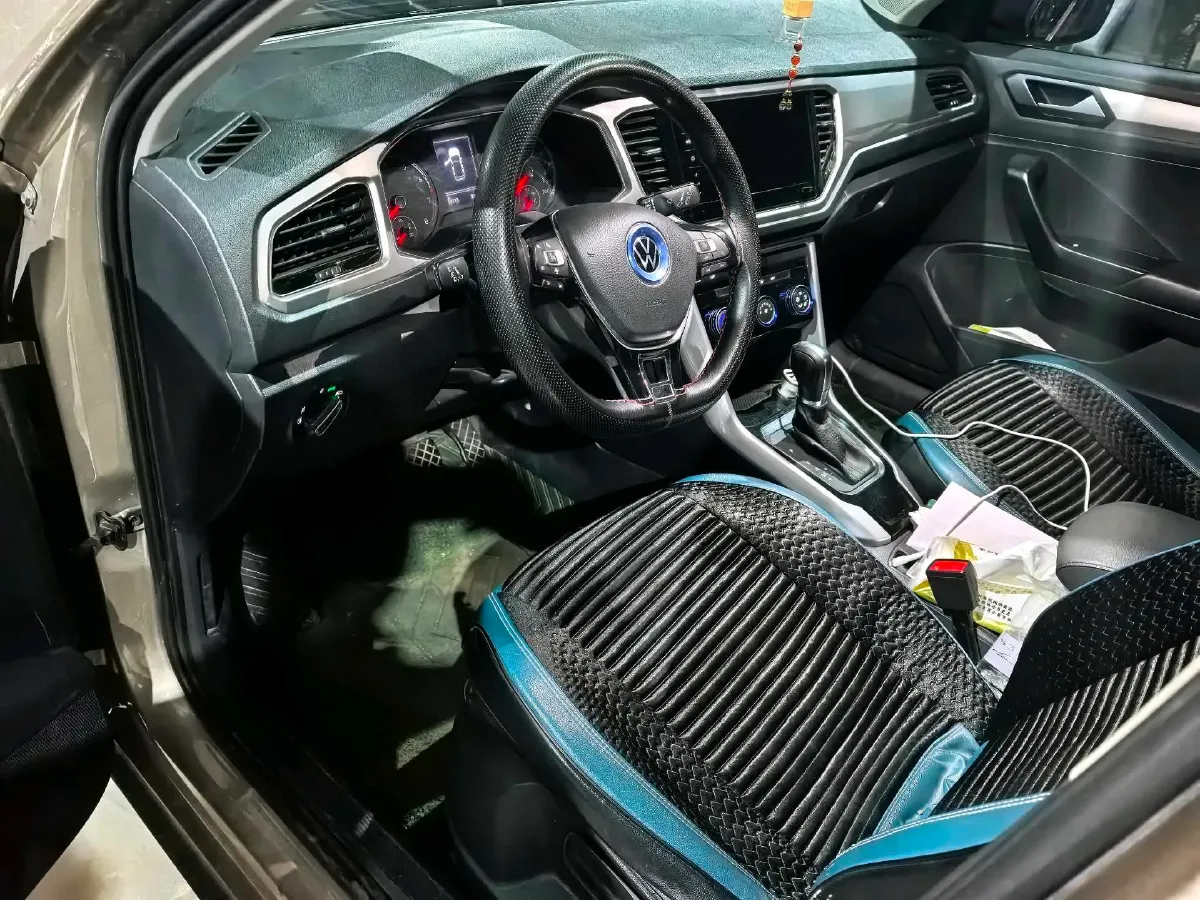 2020 Volkswagen T-Roc 1.4T 150HP L4 7DCT,autocango,china used car exporter,china ev exporter,chinese used car exporter,chinese used ev exporter