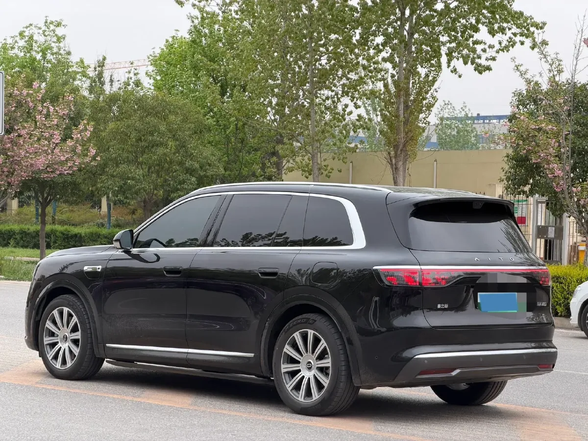 2025 AITO AITO M8 REEV 160HP REEV 53.4KWH,autocango,china used car exporter,china ev exporter,chinese used car exporter,chinese used ev exporter