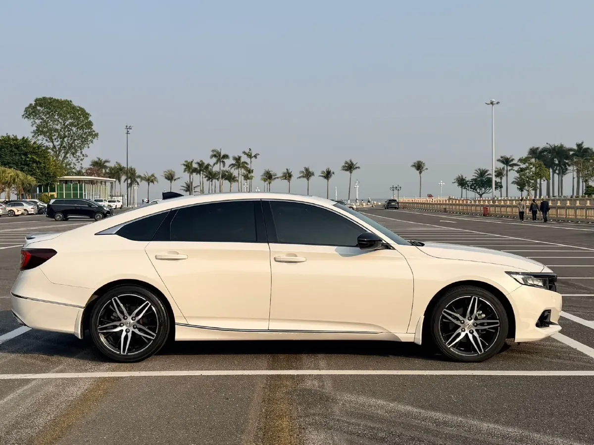 2022 Honda Accord 1.5T 194HP L4 CVT,autocango,china used car exporter,china ev exporter,chinese used car exporter,chinese used ev exporter