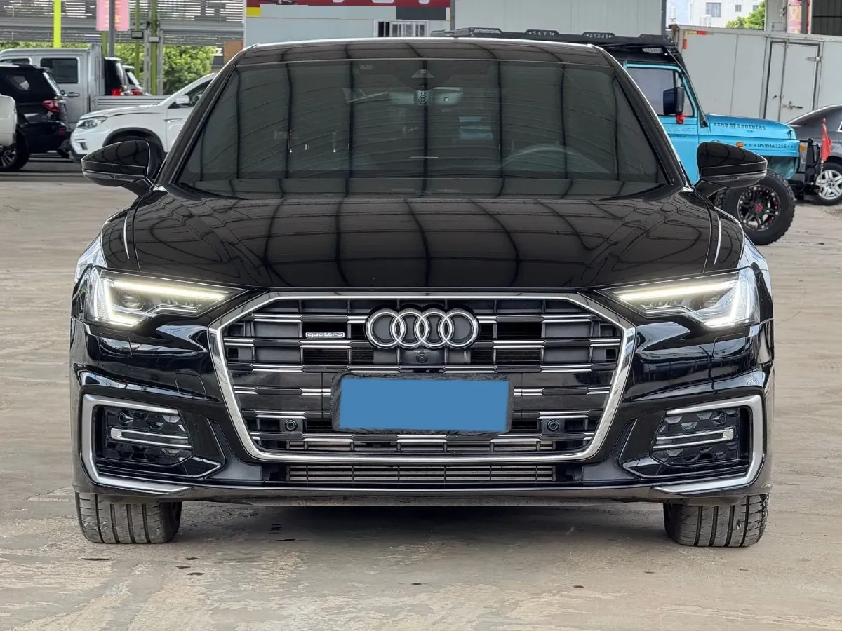 2024 Audi A6L 2.0T 245HP L4 7DCT,autocango,china used car exporter,china ev exporter,chinese used car exporter,chinese used ev exporter
