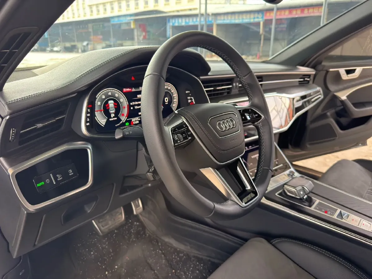 2024 Audi A6L 2.0T 245HP L4 7DCT,autocango,china used car exporter,china ev exporter,chinese used car exporter,chinese used ev exporter