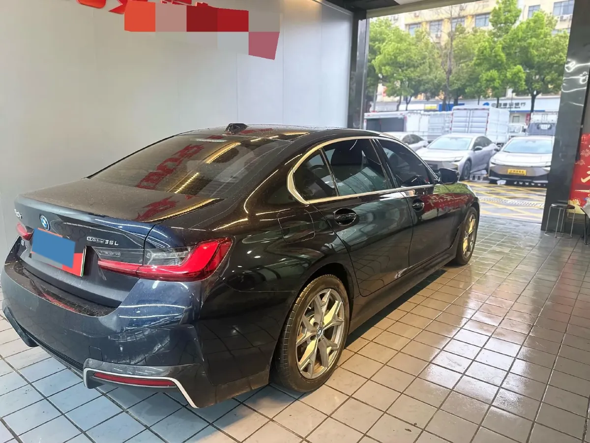 2024 BMW i3 BEV 70KWH,autocango,china used car exporter,china ev exporter,chinese used car exporter,chinese used ev exporter