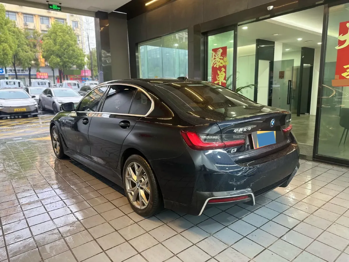 2024 BMW i3 BEV 70KWH,autocango,china used car exporter,china ev exporter,chinese used car exporter,chinese used ev exporter