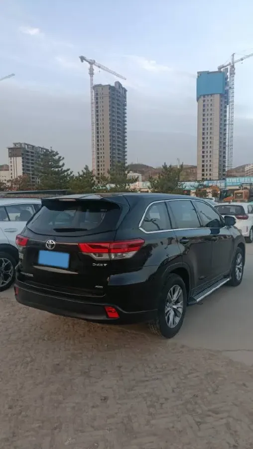 2021 Toyota Highlander 2.0T 220HP L4 6AT,autocango,china used car exporter,china ev exporter,chinese used car exporter,chinese used ev exporter