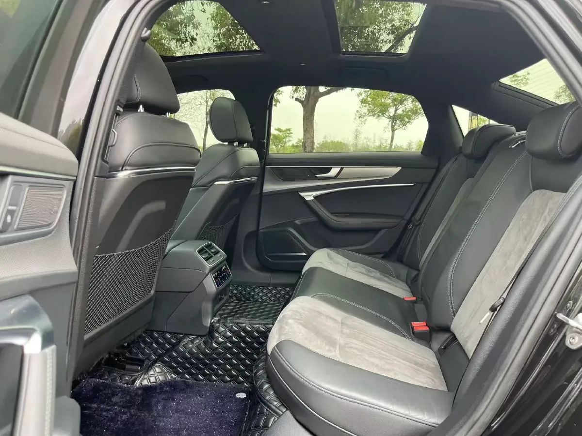 2021 Audi A6L 2.0T 224HP L4 7DCT,autocango,china used car exporter,china ev exporter,chinese used car exporter,chinese used ev exporter