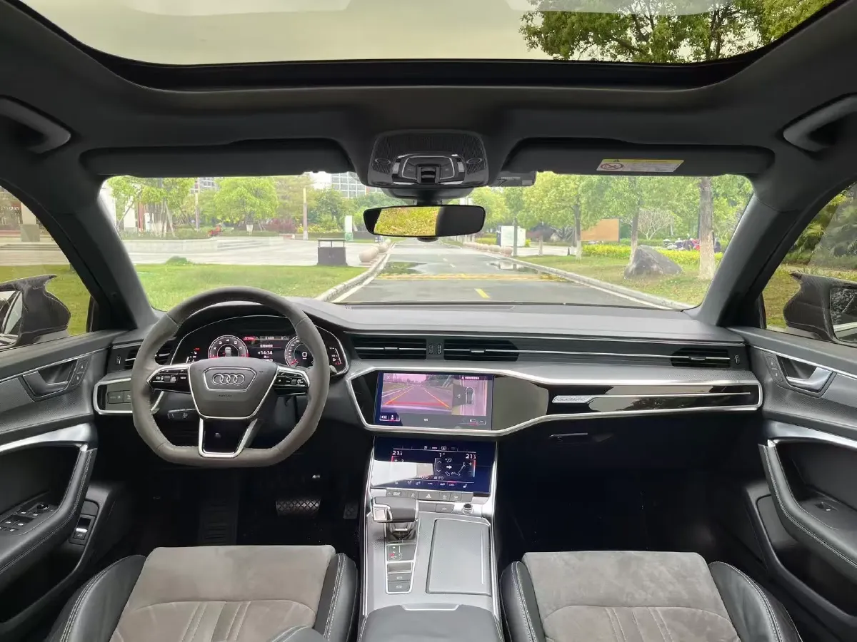 2021 Audi A6L 2.0T 224HP L4 7DCT,autocango,china used car exporter,china ev exporter,chinese used car exporter,chinese used ev exporter