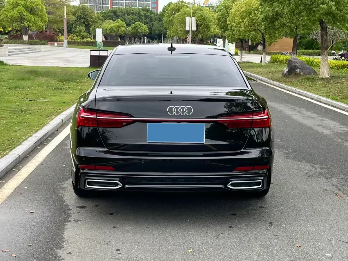2021 Audi A6L 2.0T 224HP L4 7DCT,autocango,china used car exporter,china ev exporter,chinese used car exporter,chinese used ev exporter