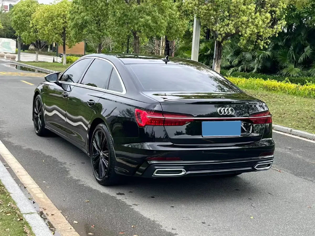 2021 Audi A6L 2.0T 224HP L4 7DCT,autocango,china used car exporter,china ev exporter,chinese used car exporter,chinese used ev exporter