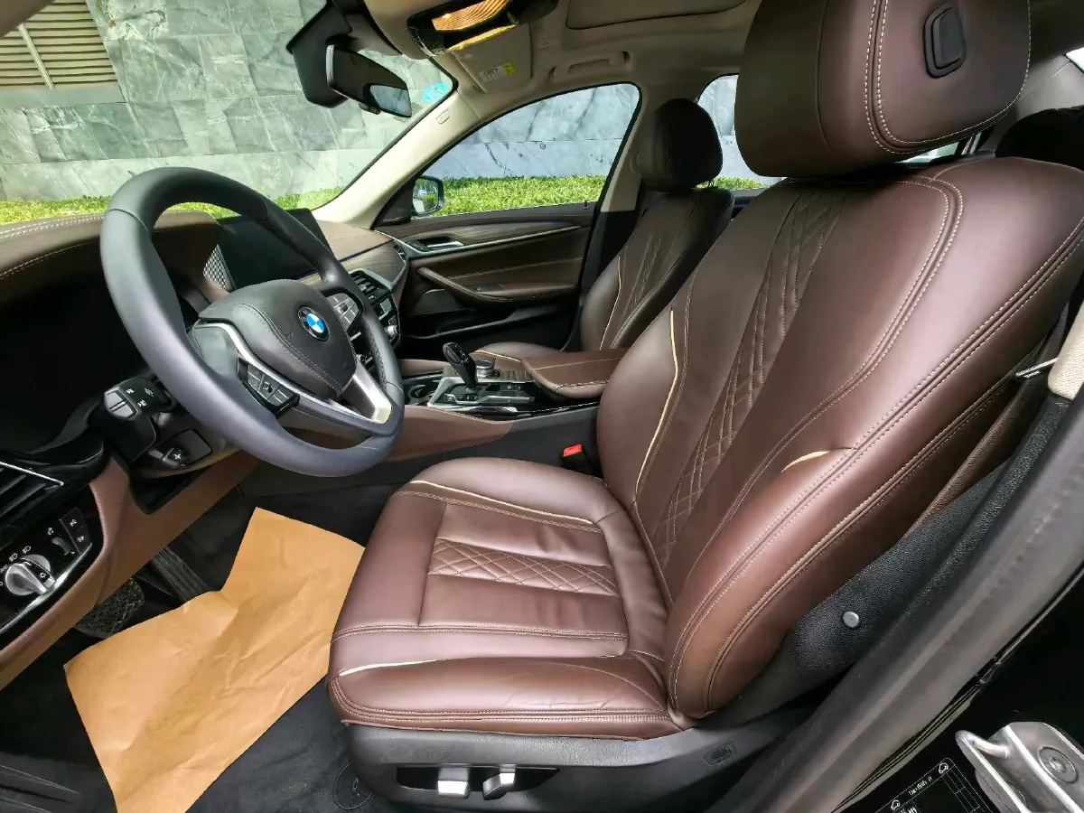 2020 BMW 5 Series 2.0T 252HP L4 8AT,autocango,china used car exporter,china ev exporter,chinese used car exporter,chinese used ev exporter