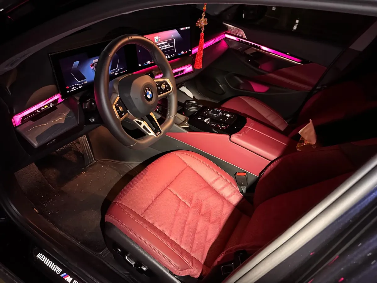 2025 BMW 5 Series 2.0T 258HP L4 8AT,autocango,china used car exporter,china ev exporter,chinese used car exporter,chinese used ev exporter