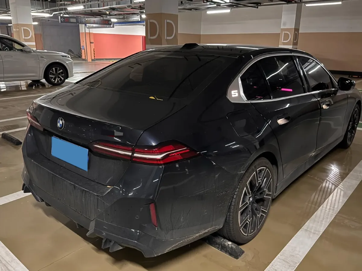2025 BMW 5 Series 2.0T 258HP L4 8AT,autocango,china used car exporter,china ev exporter,chinese used car exporter,chinese used ev exporter