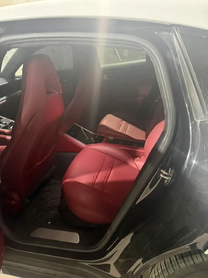 2017 BMW X6 3.0T 306HP L6 8AT,autocango,china used car exporter,china ev exporter,chinese used car exporter,chinese used ev exporter